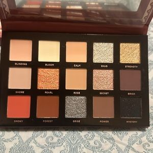 ACE BEAUTÉ Smoky Roses Eyeshadow Palette 🎨 NEW IN BOX never swatched FULL SIZE
